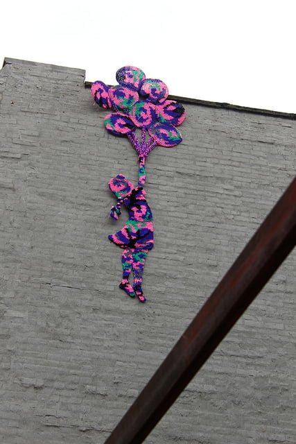 Guerrilla Crochet: i "nuovi" attacchi d'arte ispirati ai lavori all'uncinetto delle nonne. 17 Guerrilla Crochet: i "nuovi" attacchi d'arte ispirati ai lavori all'uncinetto delle nonne. – in3clicktv